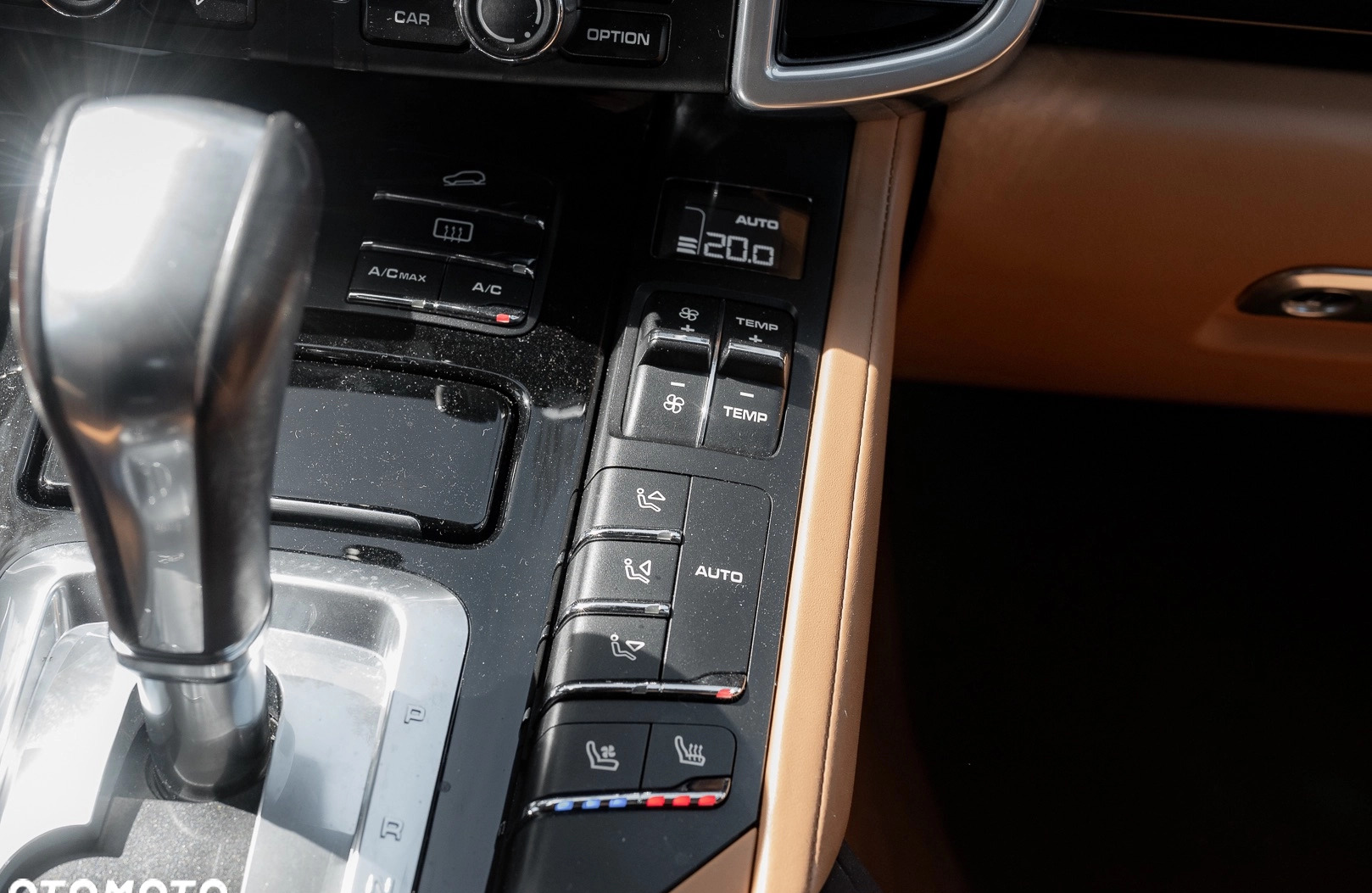 Porsche Cayenne cena 179900 przebieg: 127394, rok produkcji 2016 z Kościan małe 154